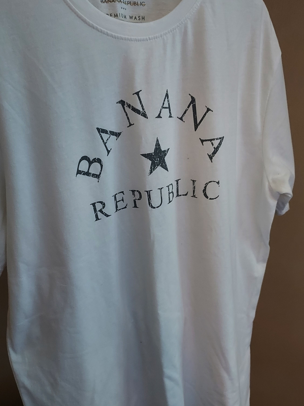 Banana Republic White T-Shirt with Gray Print